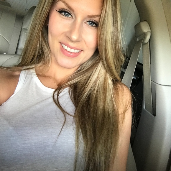 Meet your Posher, Megan - Picture 3 of 4